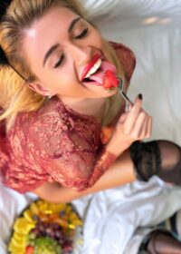 Проститутка Мила +7(981)136-33-84 с 2 размером груди предлагает профессиональные секс и интим услуги возле метро Достоевская в городе Санкте-Петербург - фото 2